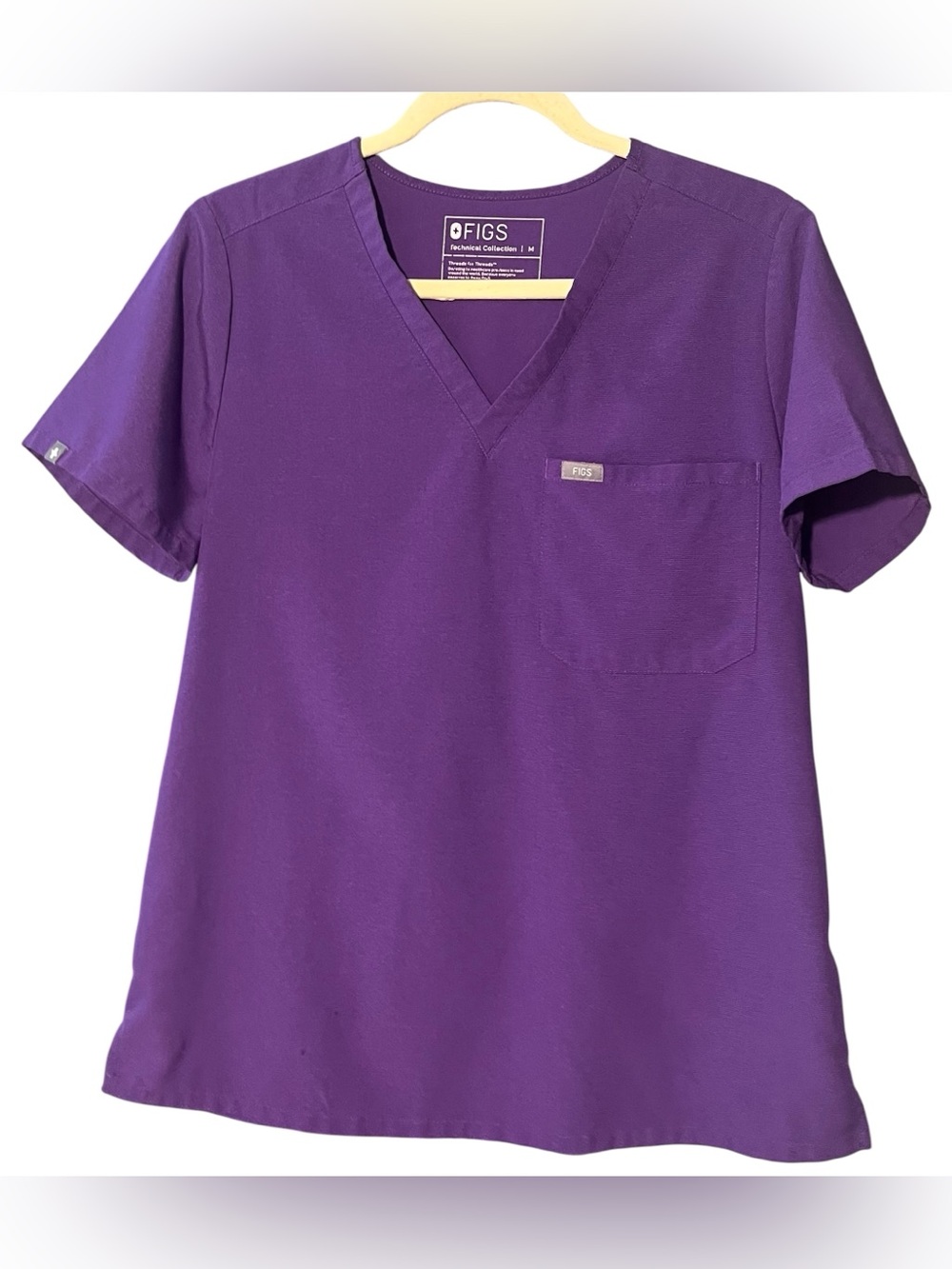 FIGS Catarina One-Pocket Scrub Top.
Color-Ultra Violet. Size-Medium. EUC